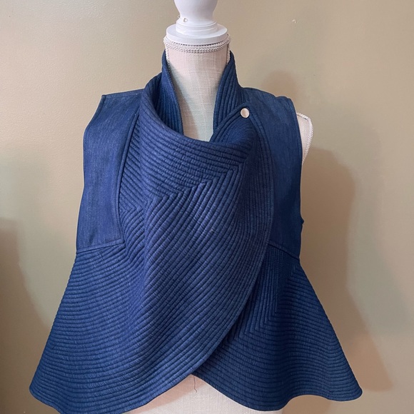 Beautifully created double breasted denim top - Picture 2 of 3